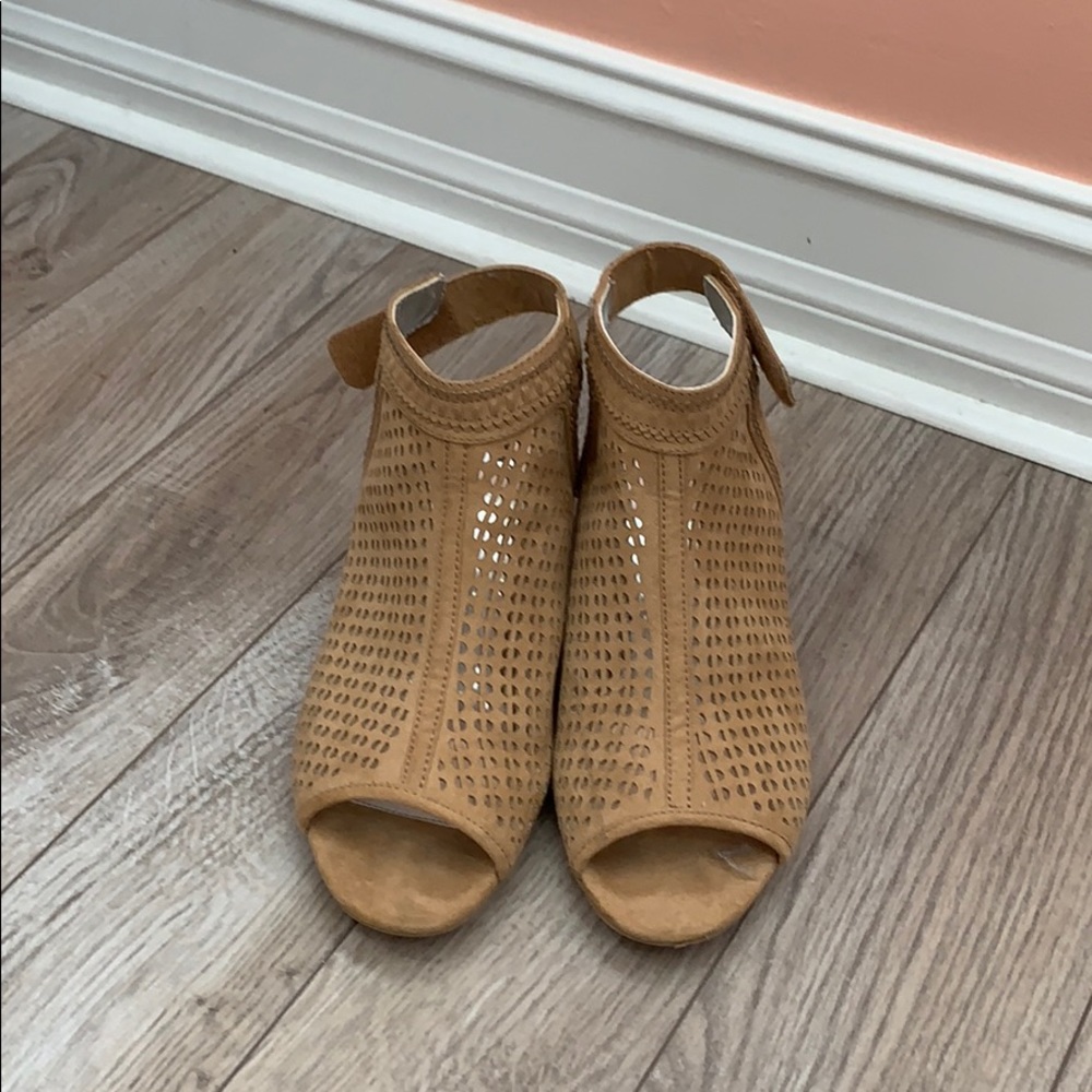 Brown short wedges justice.